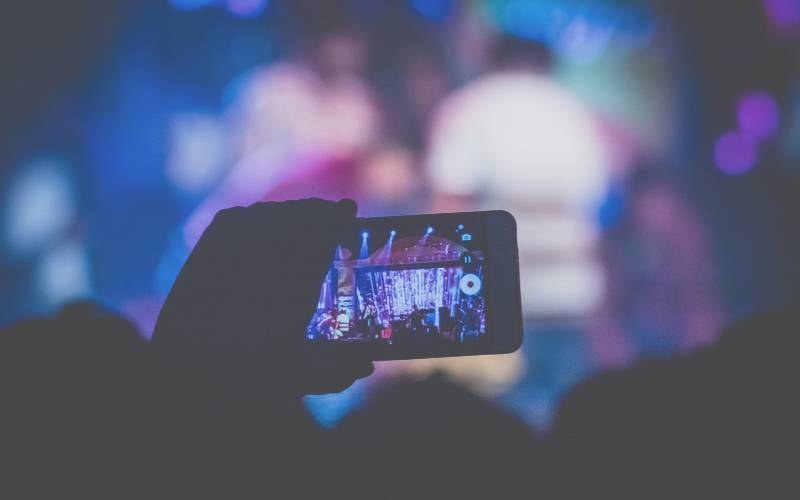 filming a concert on iphone